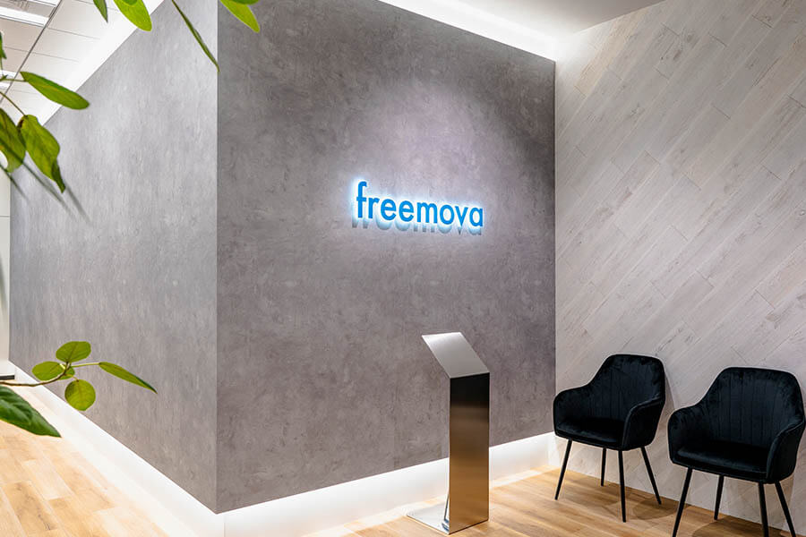 株式会社free mova 様 エントランス