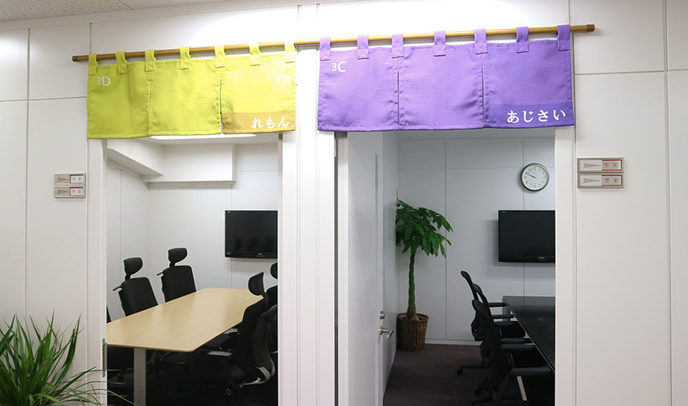 オフィスデザイン事例 株式会社オフィスバスターズ本社 会議室 2