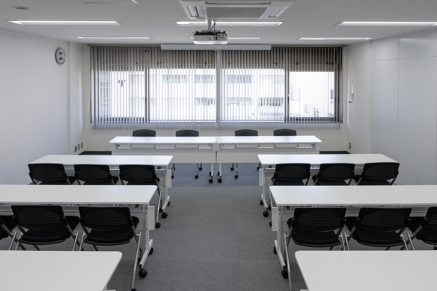 株式会社ライフエナジー 神奈川本社 様 会議室